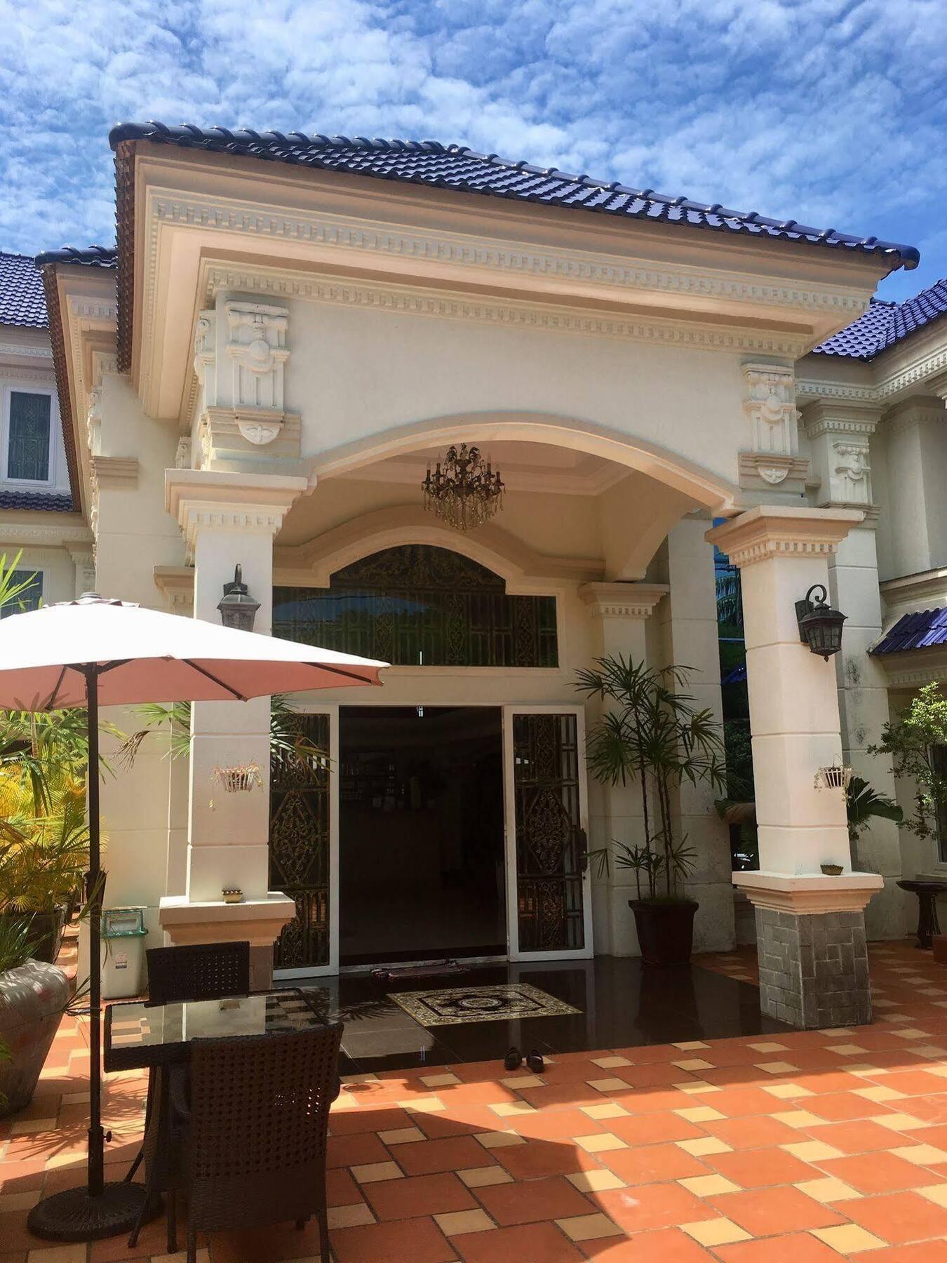 Le Dartagnan Luxury Villa Resort Sihanoukville Exterior foto